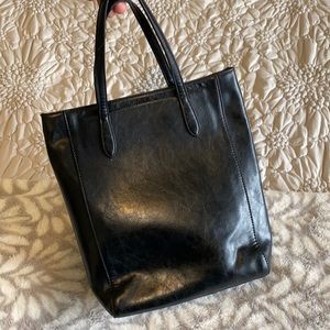 Medium black leather purse